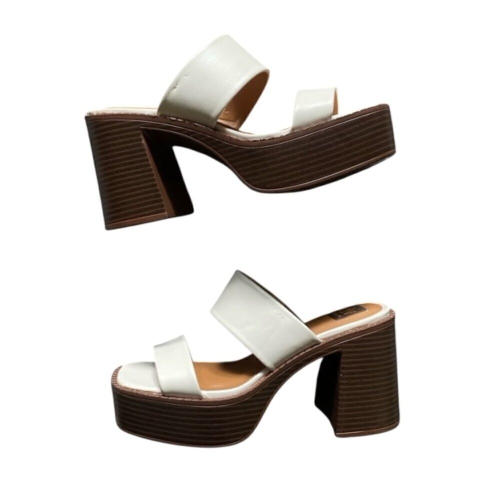 DV by Dolce Vita Zillee Heeled Sandal in Ivory 8